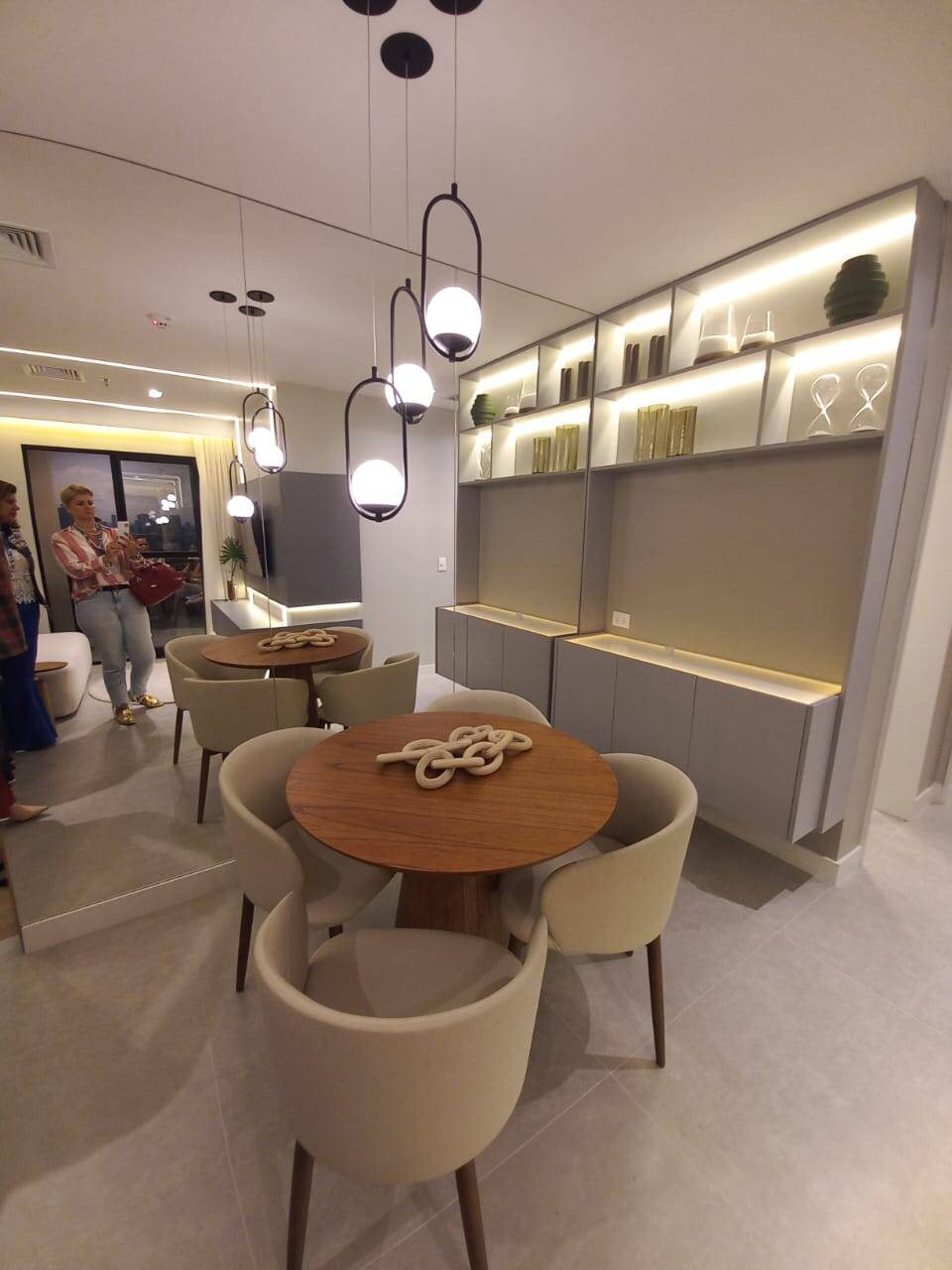 Apartamento à venda com 2 quartos, 57m² - Foto 1