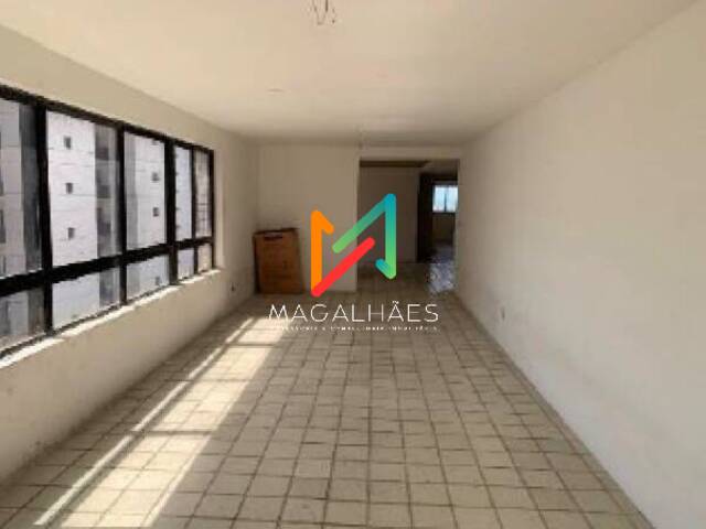 Apartamento Usado para Venda em Recife - 2