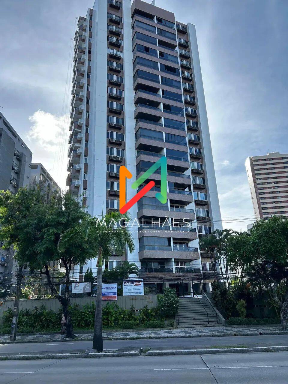 Apartamento à venda com 3 quartos, 164m² - Foto 1