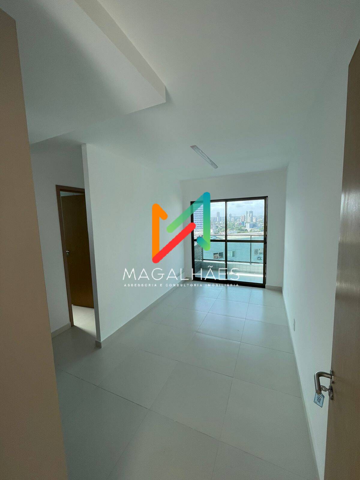 Apartamento à venda com 1 quarto, 31m² - Foto 2